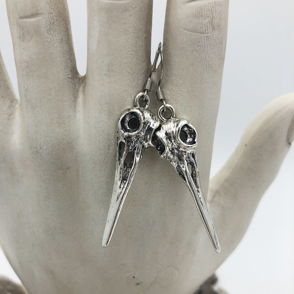 💍2/$20! Handmade Antique Silver Hummingbird Skull Earrings - Picture 2 of 2